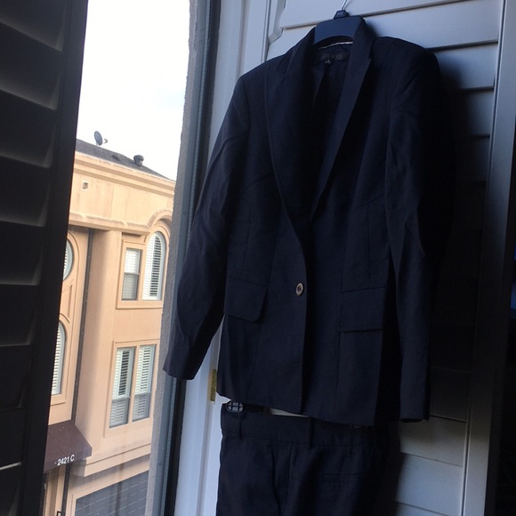 Dark blue Anne Klein suit - Picture 1 of 6